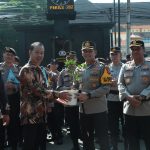 Dukung Zero Emisi, Polresta Malang Kota Terima Sertifikat Dekarbonisasi Partner dan Pohon dari Pertamina