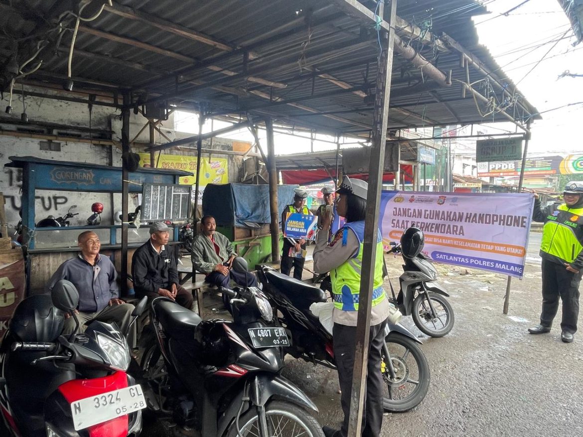 Satlantas Polres Malang Sosialisasikan Operasi Keselamatan Semeru 2024, Ajak Masyarakat Tertib Lalin