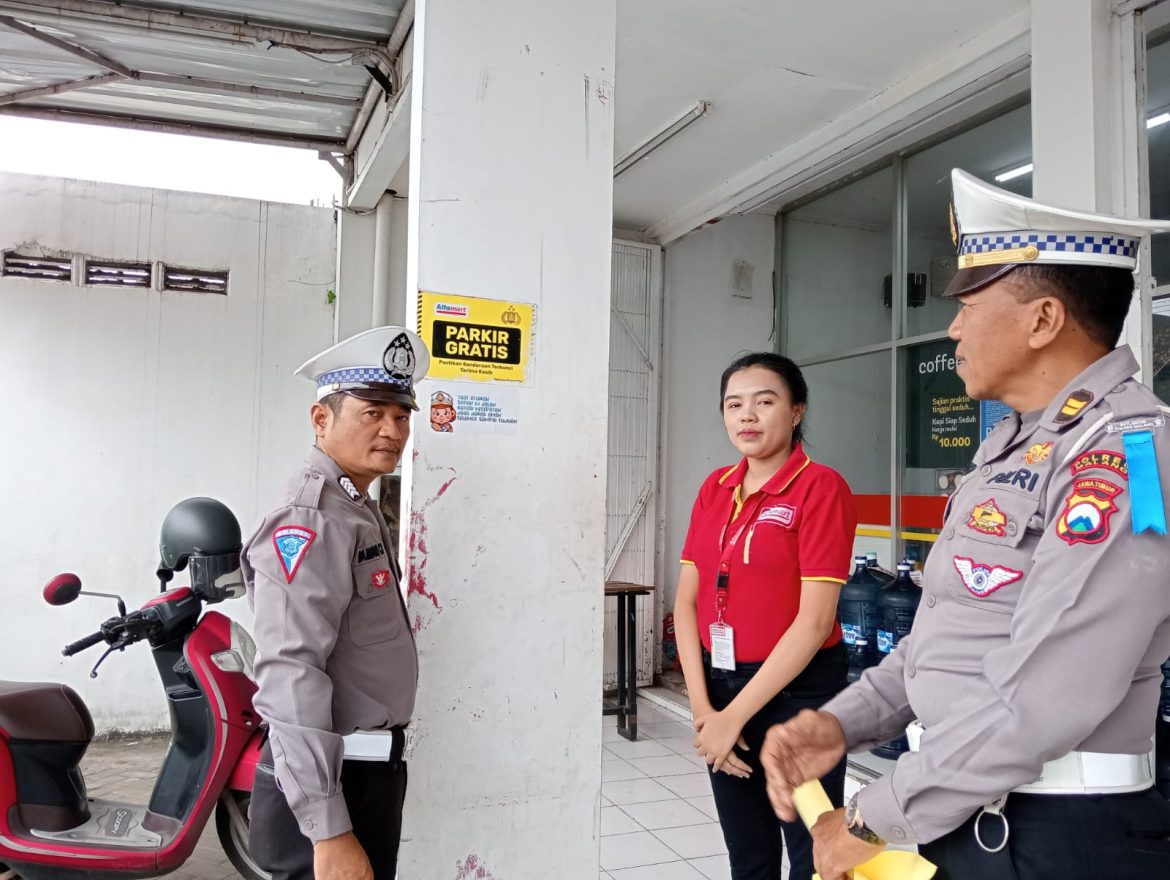 Satlantas Polres Malang Terus Berikan Edukasi Keselamatan di Masa Operasi Semeru 2024