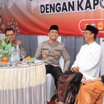 Jumat Curhat Bersama Pengusaha Rokok Lokal, Kapolres Malang Sampaikan Pesan Tertib Lalu Lintas Jumat Curhat Bersama Pengusaha Rokok Lokal, Kapolres Malang Sampaikan Pesan Tertib Lalu Lintas