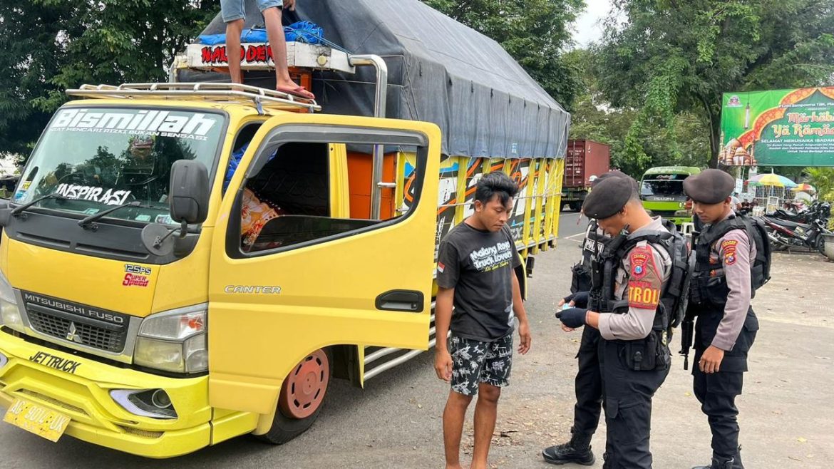 Ciptakan Ramadhan Kondusif Polres Probolinggo Amankan Ratusan Minuman Keras