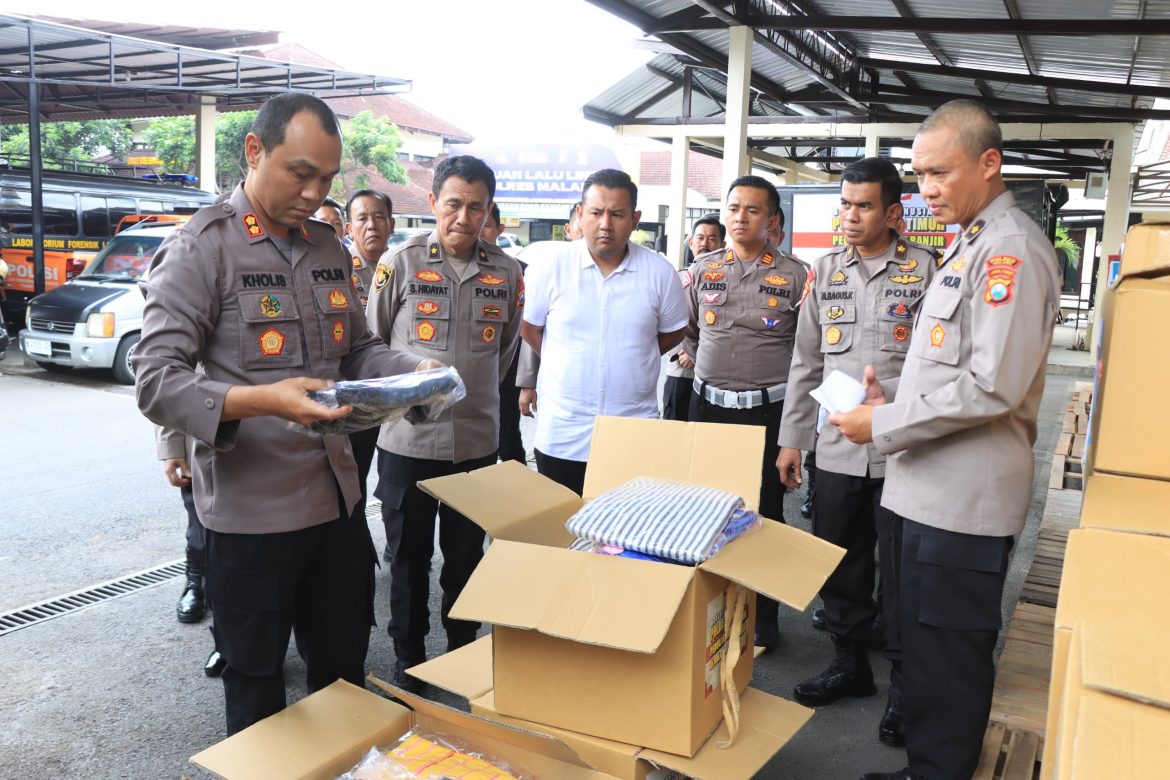 Polres Malang Kirim Bantuan Logistik untuk Korban Banjir Kudus dan Demak