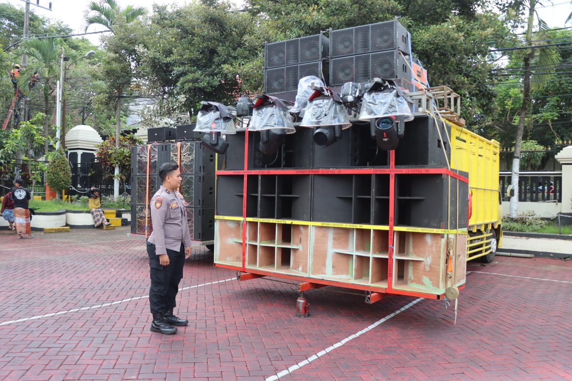 Polisi Tertibkan Konvoi Sound Horeg Saat Ramadhan di Malang