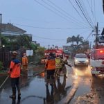 Sinergi Penanganan Darurat: Menanggapi Tantangan Lumpur di Jalan Raya Cangar Dusun Junggo