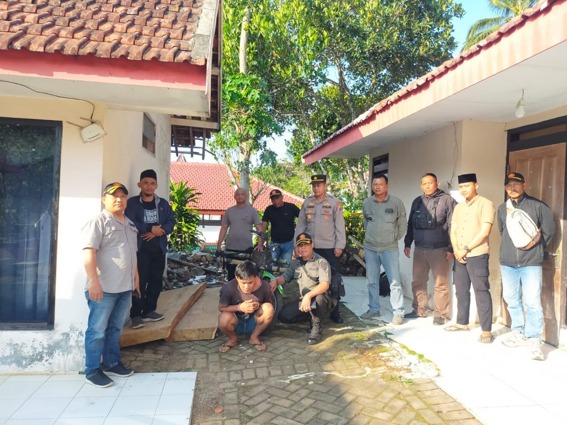 Polisi Tangkap Pelaku Pencurian Kayu Jati di Hutan Kabupaten Malang