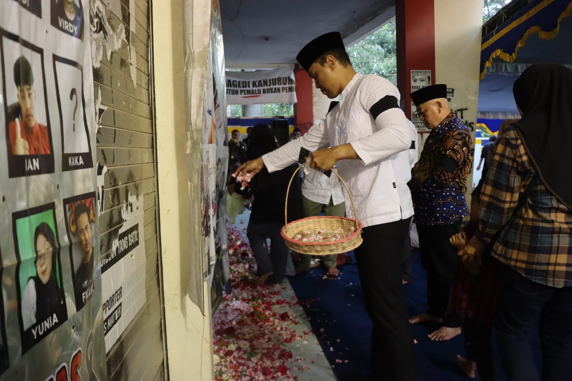 Kapolres Malang dan Forkopimda Hadiri Doa Bersama di Stadion Kanjuruhan