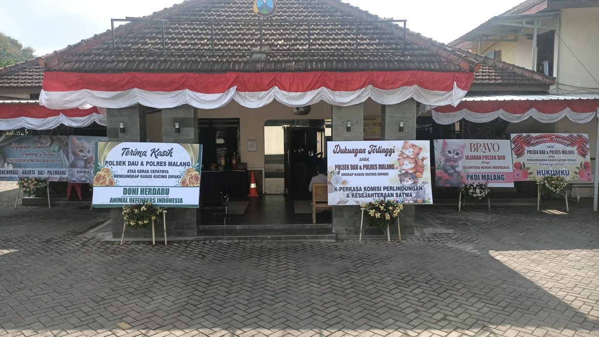 Polres Malang Banjir Karangan Bunga Dukung Polisi Tindak Tegas Penganiaya Satwa