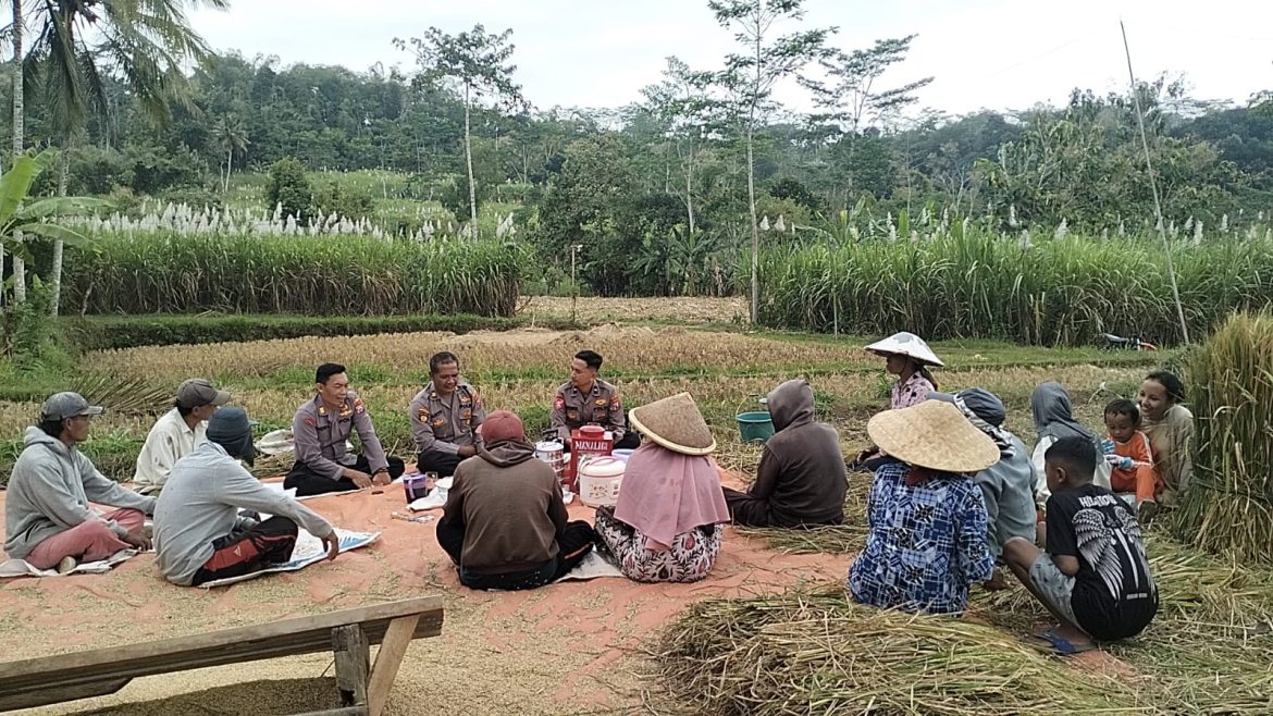 Sinergitas Kepolisian, Polsek Gedangan Jalin Silaturahmi bersama Masyarakat Petani