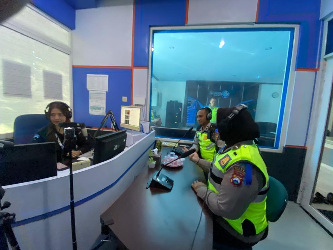 Operasi Patuh Semeru 2024 Satlantas Polres Malang Tingkatkan Edukasi Keselamatan Lalu Lintas Melaui Radio