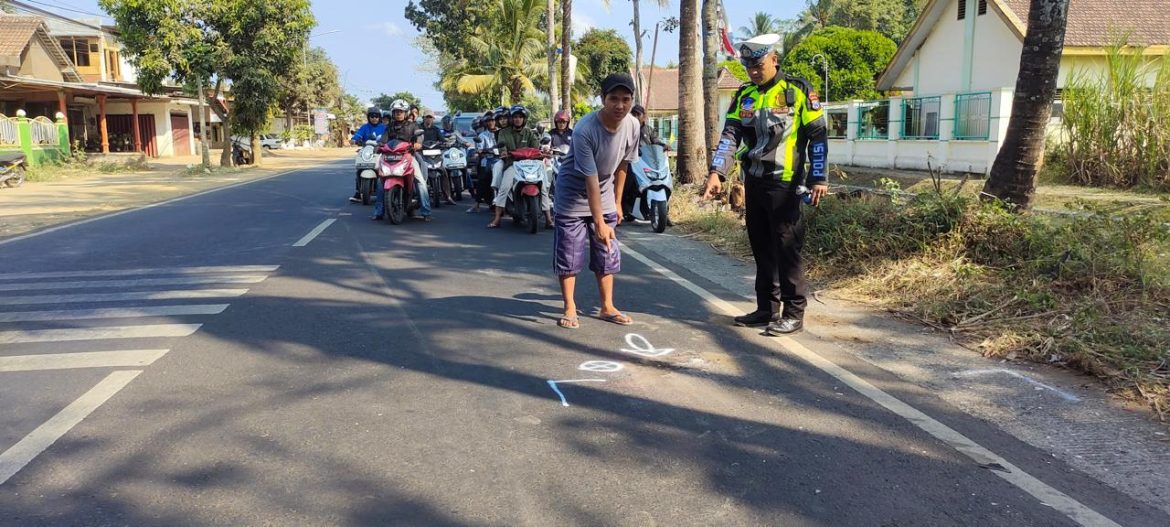 Unit Gakkum Polres Malang Tangani Laka Lantas di Jalan Ketawang Gondanglegi