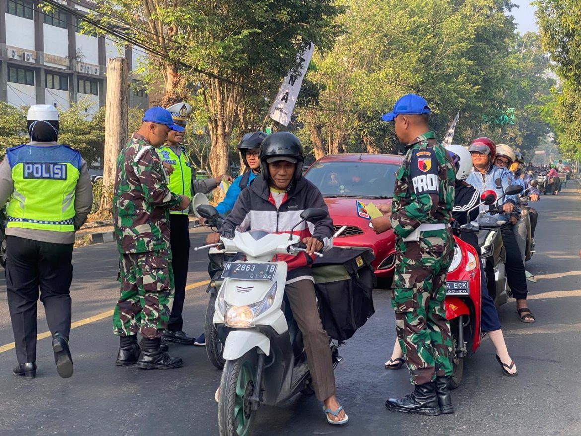 Polres Malang dan TNI Gencar Sosialisasikan Tertib Lalu Lintas dalam Operasi Patuh Semeru 2024