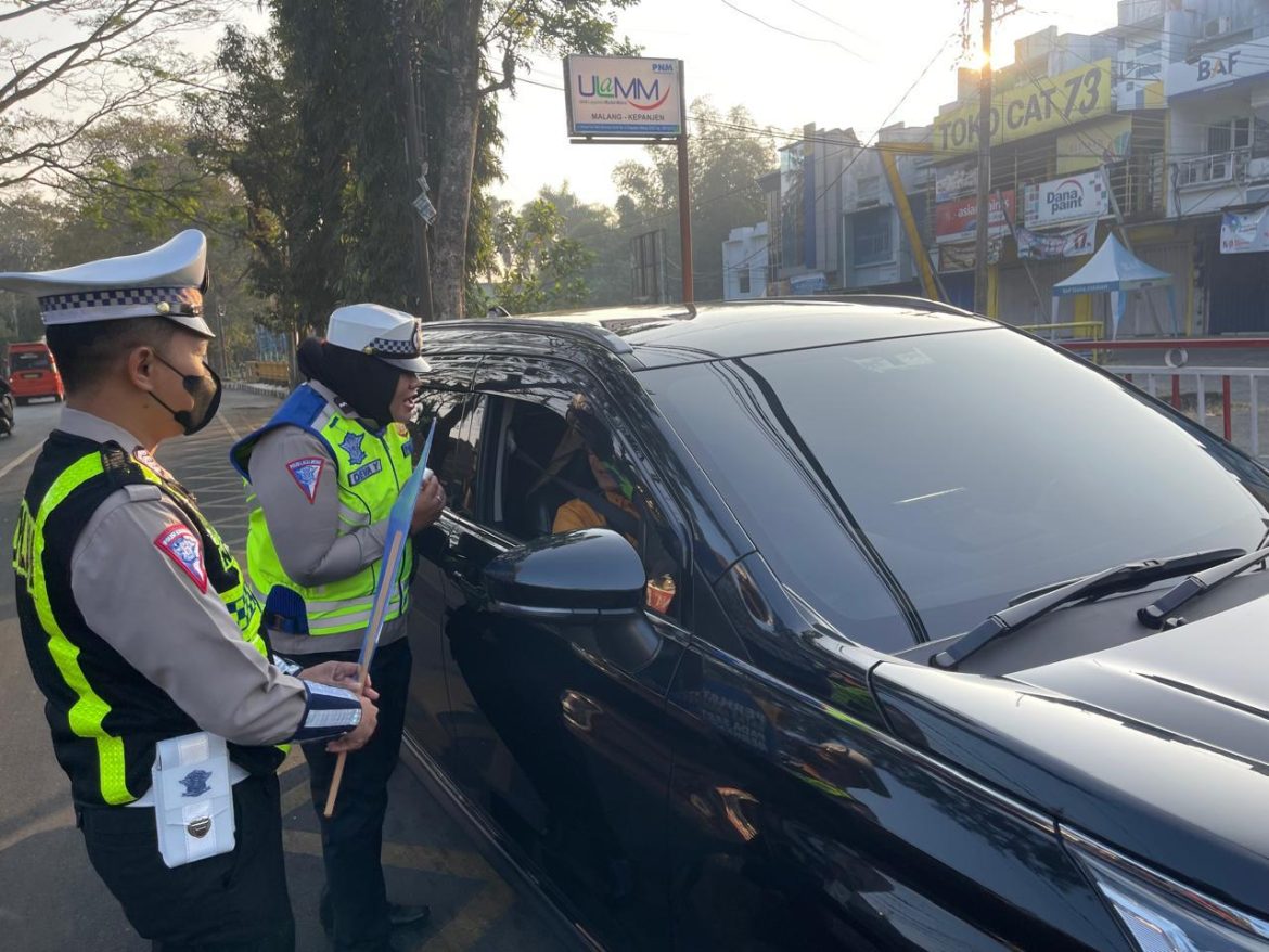 Polres Malang Gencar Lakukan Edukasi Keselamatan Berkendara dalam Operasi Patuh Semeru 2024