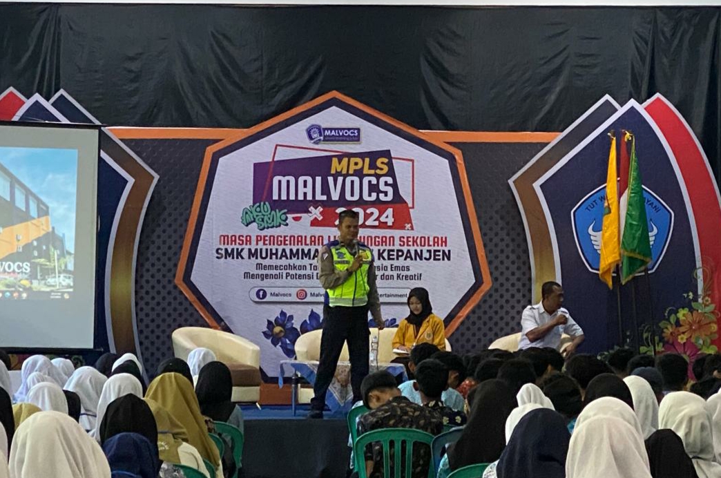 Operasi Patuh Semeru 2024, Polisi Sosialisasi ‘Safety Riding’ di SMK Muhammadiyah 5 Kepanjen