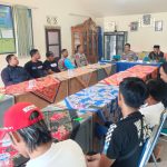 Kapolsek Pagelaran Laksanakan JUM'AT CURHAT Berdiskusi Bersama Kades Clumprit dan Warga