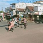 Berikan Bentuk Pelayanan Masyarakat, Anggota Polsek Pagak Laksanakan Poros Pagi