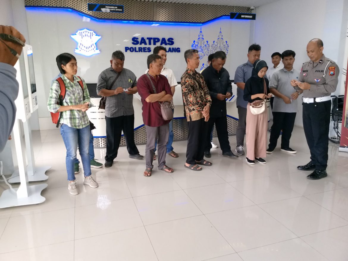 Polres Malang Gencar Sosialisasikan Jaminan Kesehatan Nasional Aktif Bagi Pemohon SIM