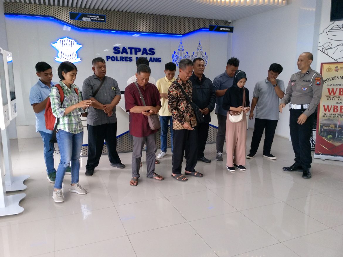 Polres Malang Gencar Sosialisasikan Jaminan Kesehatan Nasional Aktif Bagi Pemohon SIM