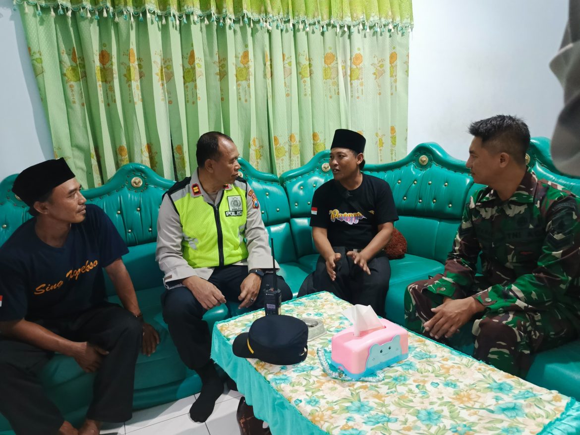 Kapolsek Pagelaran Patroli Sambang Silahturahmi Ke Tokoh Masyarakat Desa Kanigoro