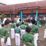 Kapolsek Pagelaran Menjadi Pembina Upacara di MI Miftahul Ulum Desa Kanigoro