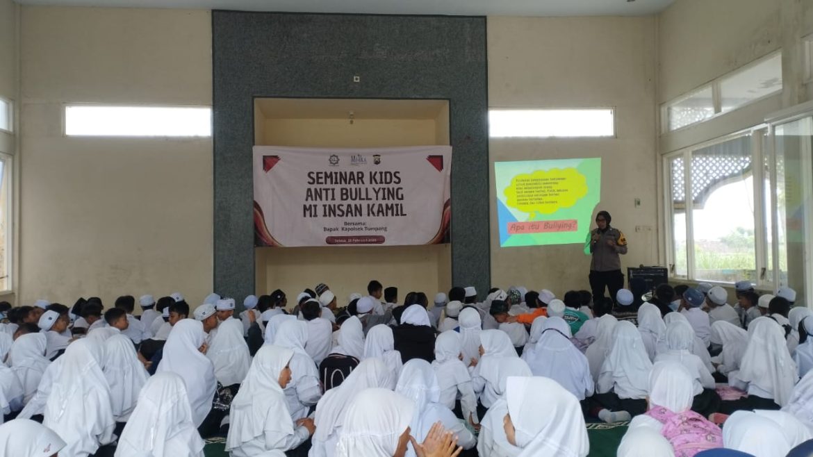 Stop Bullying di Sekolah, Kanit Binmas Polsek Tumpang Berikan Penyuluhan di MI Insan Kamil