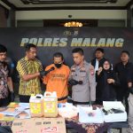 Polres Malang Bongkar Sindikat Pemalsuan Minyak Goreng Merek Sunco, Pasutri Jadi Tersangka Polres Malang Bongkar Sindikat Pemalsuan Minyak Goreng Merek Sunco, Pasutri Jadi Tersangka