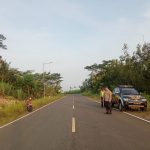 Anggota Polsek Donomulyo laksanakan patroli antisipasi balap liar jelang buka puasa di Daerah Hukum Polsek Donomulyo