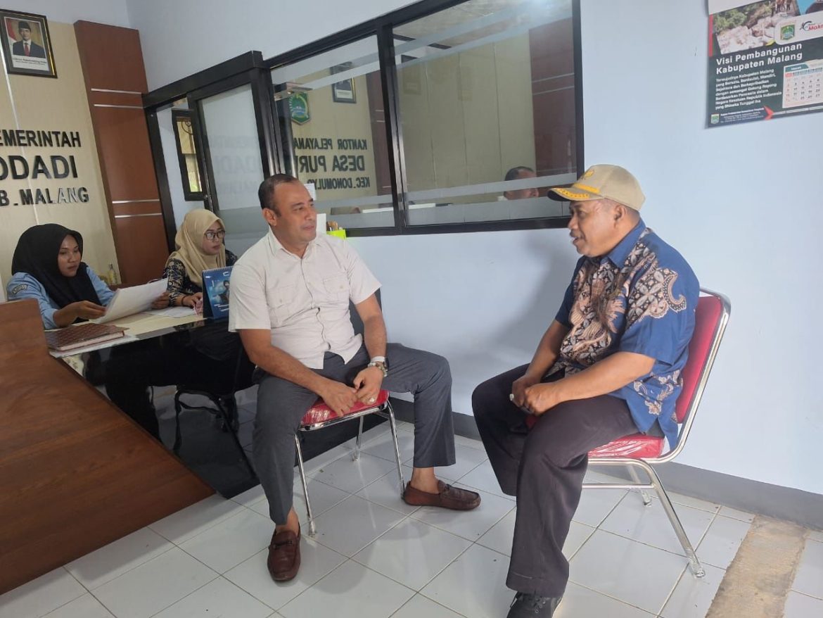 Kanit Reskrim Polsek Donomulyo laksanakan Sambang ke Perangkat Desa Purwodadi Kecamatan Donomulyo Kabupaten Malang