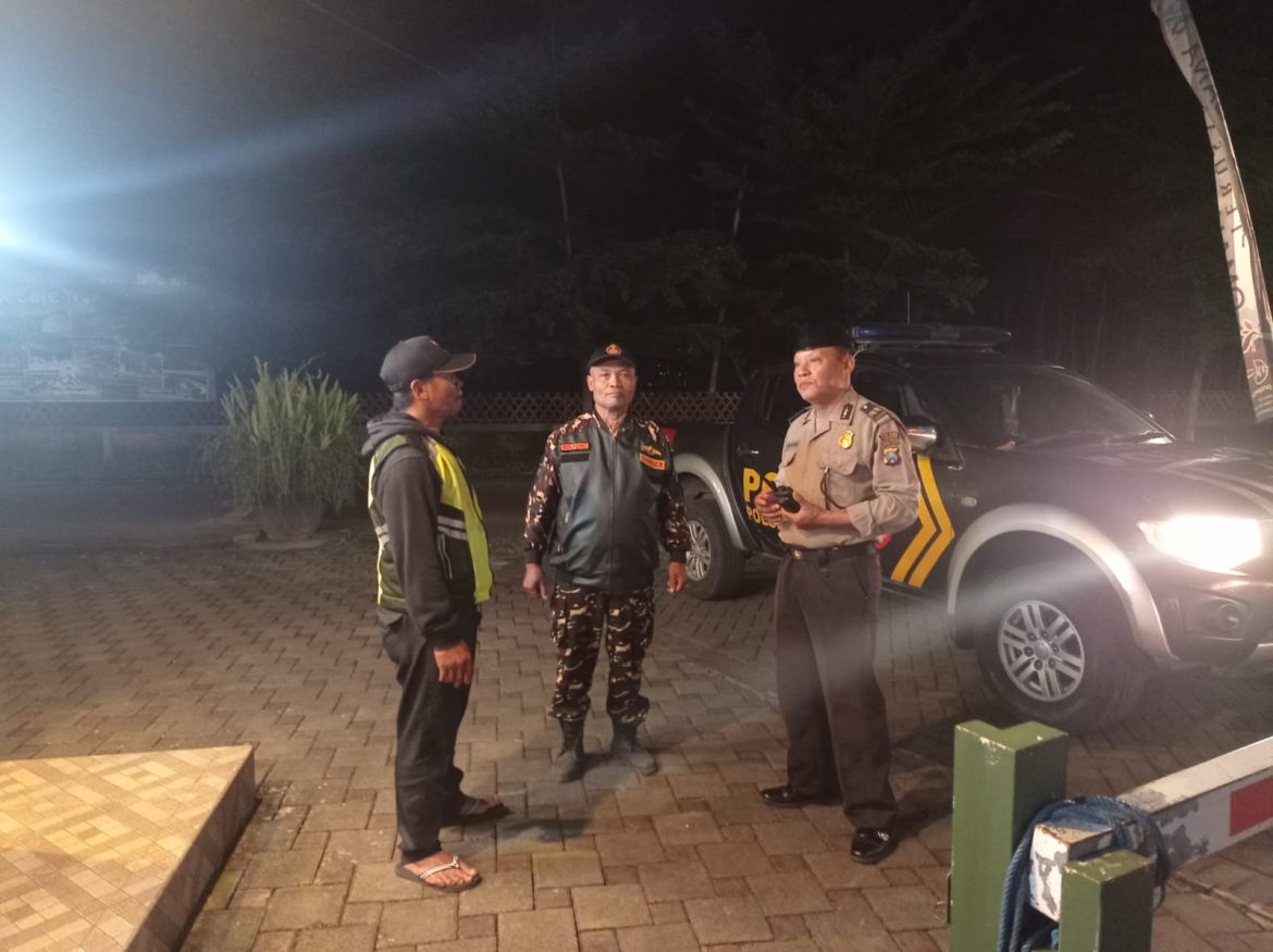 Kolaborasi dengan Banser, Polsek Wajak Tingkatkan Patroli di Kawasan Perumahan