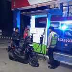 Anggota Polsek Donomulyo Patroli Siang Hari Antisipasi Tindak Kejahatan Ke SPBU