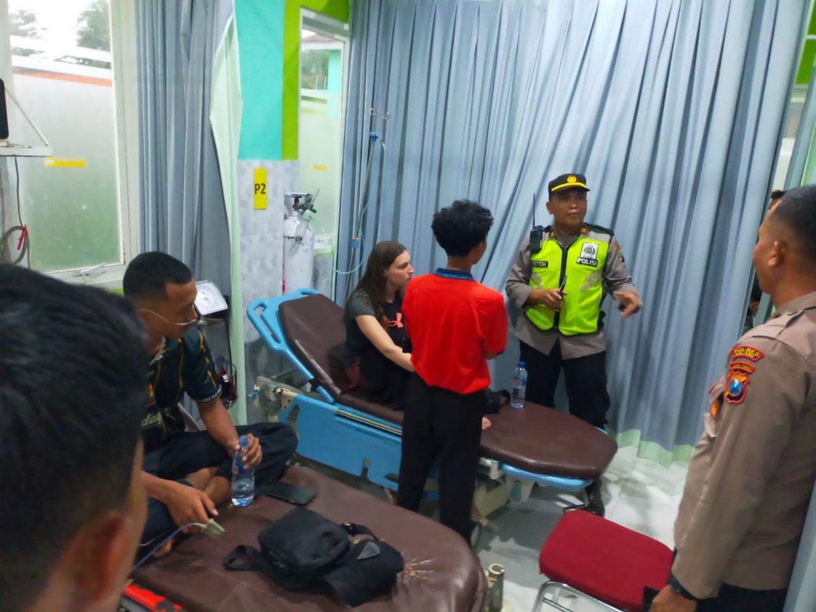 Tiga Santri Terseret Ombak di Pantai Balekambang, Polres Malang Kerahkan Tim Gabungan untuk Pencarian