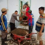 Polsek Turen Laksanakan Kerja Bakti di GPDI Anugrah Tanggung, Rusak Akibat Tanah Longsor