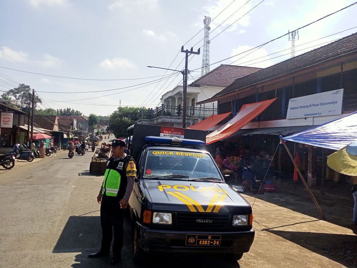 Anggota Polsek Donomulyo Melaksanakan Patroli Siang di Kecamatan Donomulyo