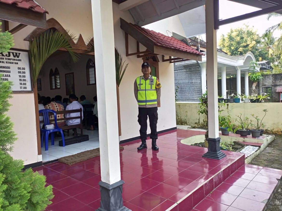 Polsek Donomulyo Laksanakan Pengamanan Ibadah Jumat Agung di Gereja GKJW Tempursari