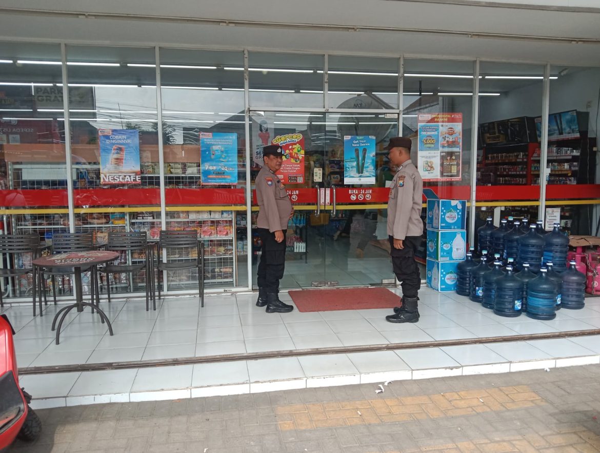 Polsek Wajak Tingkatkan Pengamanan Melalui Patroli Siang di Pertokoan