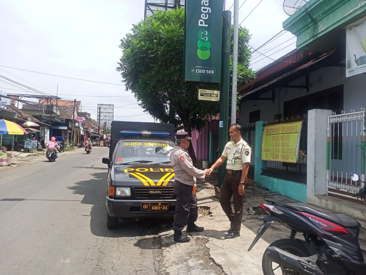 Polsek Donomulyo Laksanakan Patroli Dialogis di Kantor Pegadaian