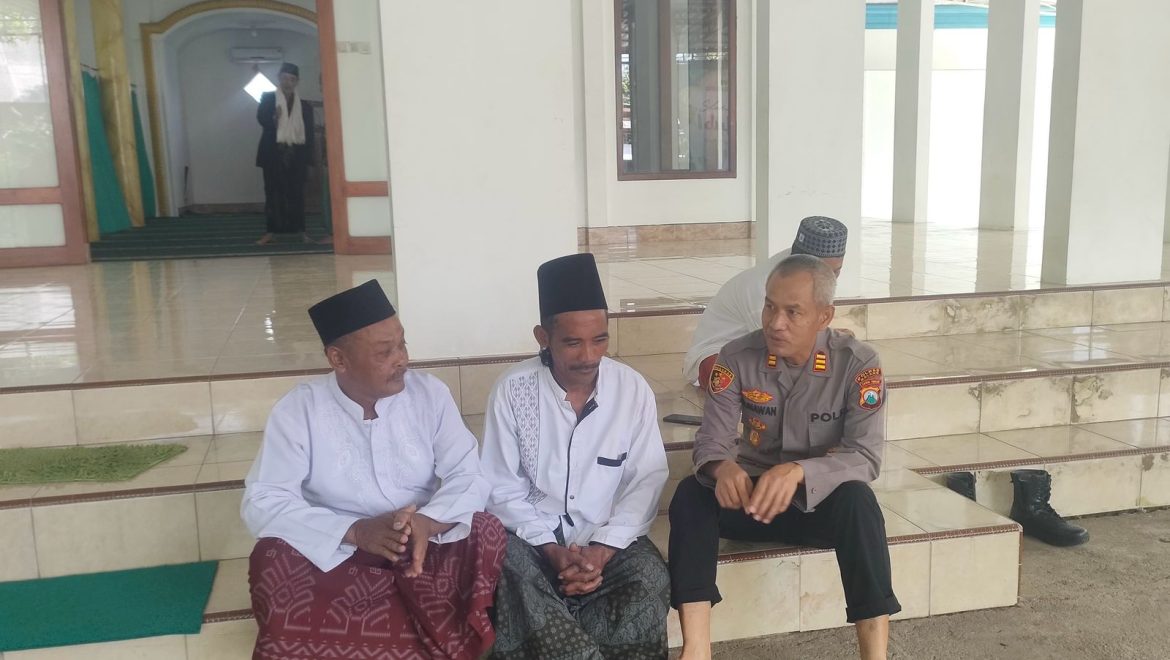 Kapolsek Donomulyo AKP Gunawan Marsudi, S.Pd Laksanakan Silaturahmi dan Jalin Kedekatan dengan Takmir Masjid Jenderal Ahmad Yani Desa Tempursari