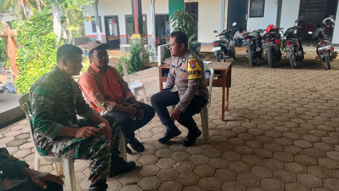 Bhabinkamtibmas Briptu Galang Laksanakan Silaturahmi dan Bangun Kedekatan dengan Tokoh Masyarakat di Kecamatan Donomulyo, Kabupaten Malang