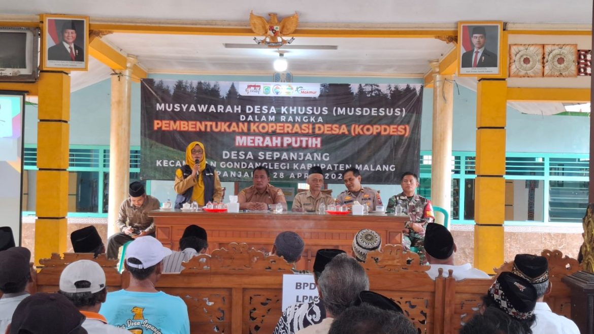 Panit Binmas Polsek Gondanglegi Hadiri Kegiatan Musdes dan Musdessus Pembentukan Koperasi Desa Merah Putih di Desa Sepanjang