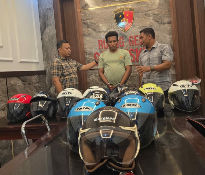 Satreskrim Polres Situbondo Tangkap Residivis Pencurian Helm, Sita Puluhan Barang Bukti