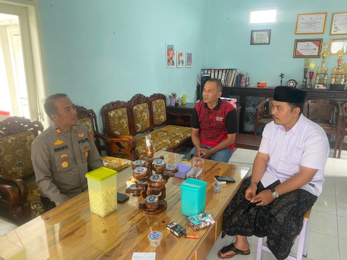 Tatap Muka Jalin Komunikasi, Kapolsek Bangun Kedekatan Dengan Plt Camat Tumpang