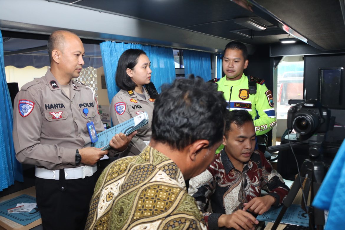 Polres Malang Buka Layanan SIM, Pajak Kendaraan, dan SKCK di Sumberpucung