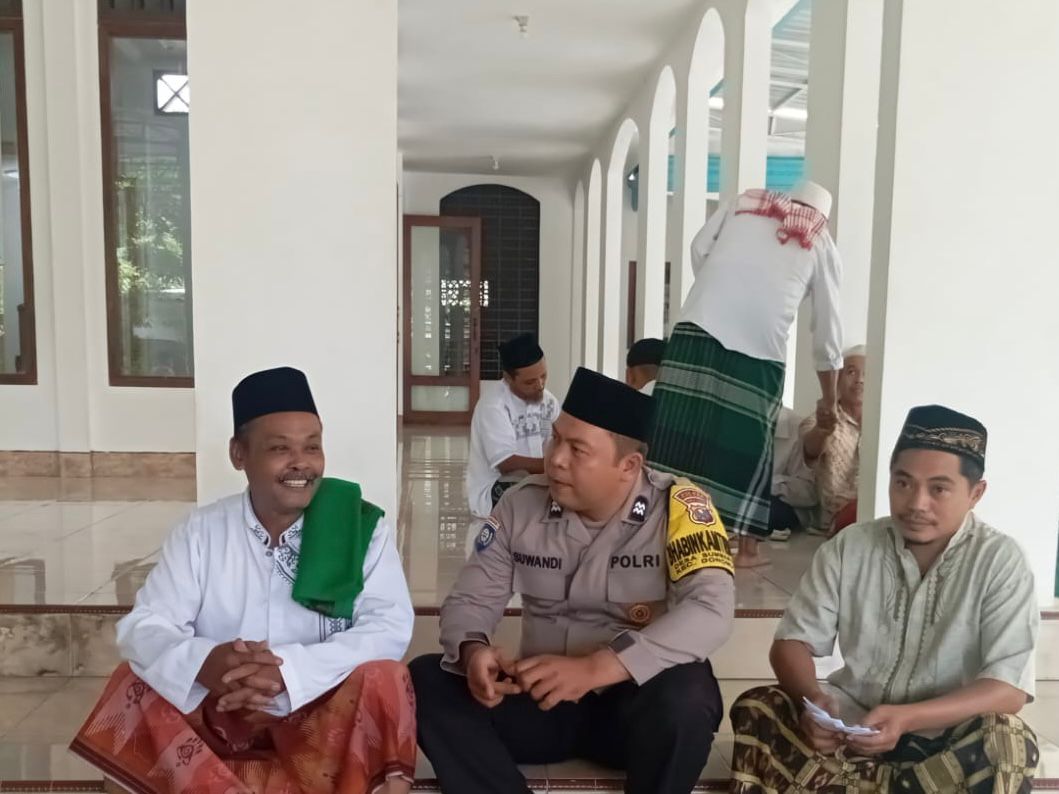 Kanit Binmas Polsek Donomulyo Jalin Kedeketan dengan Tokoh Agama