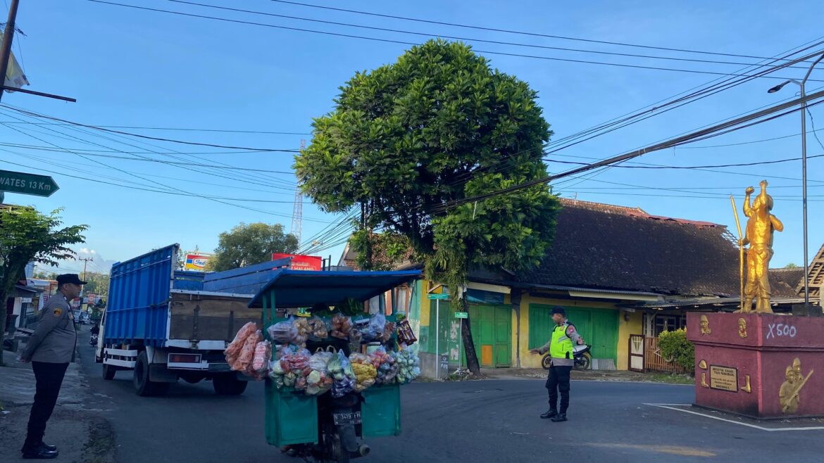 Wujudkan Pelayanan Polri Kepada Masyarakat, Polsek Donomulyo Laksanakan Giat Poros Pagi