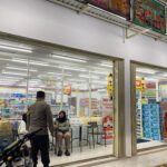 Bhabinkamtibmas Donomulyo Edukasi Remaja yang Menongkrong pada Malam hari Tentang Pencegahan Kriminalitas