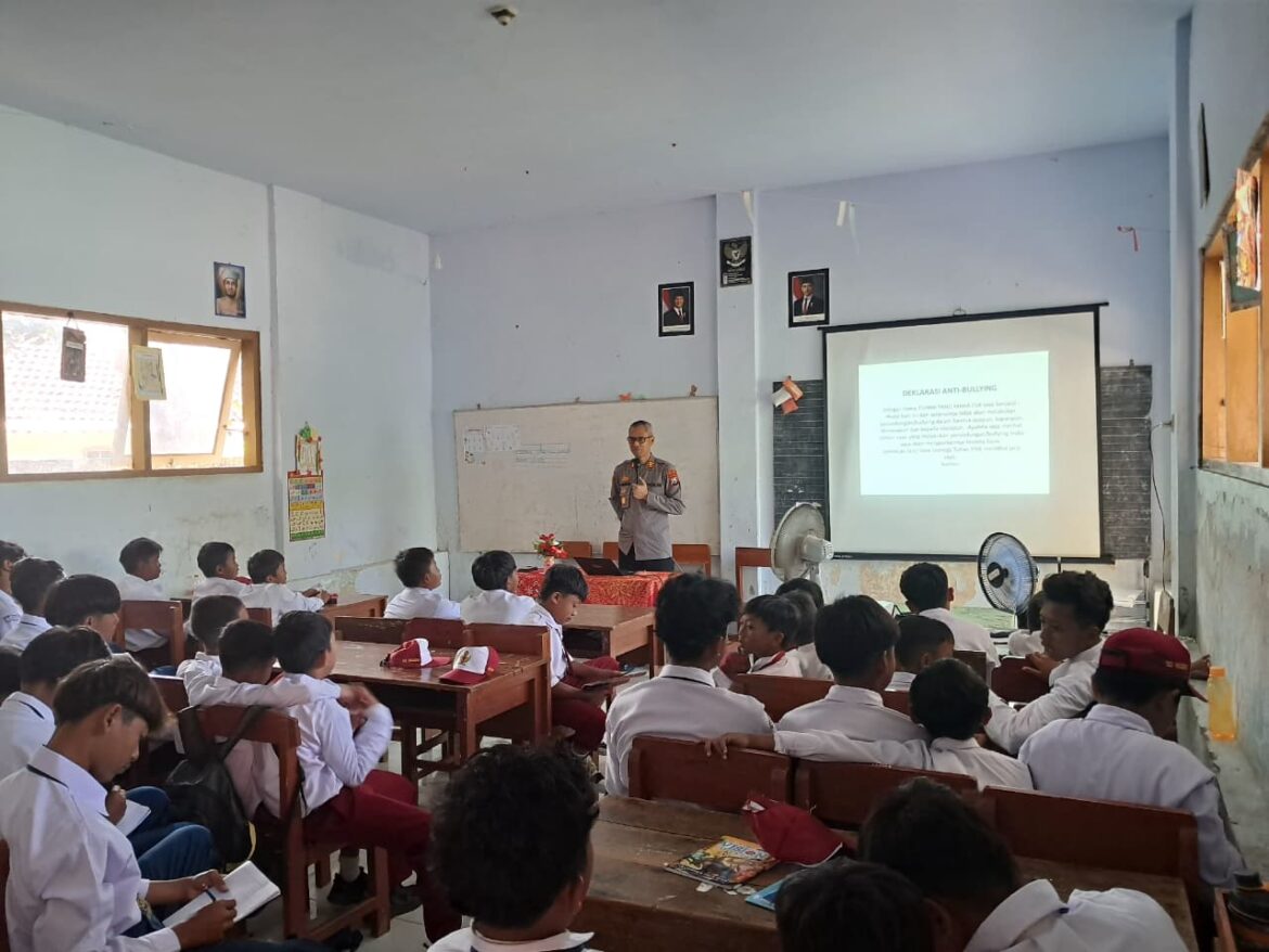Kapolsek Donomulyo Berikan Sosialisasi Anti Bullying di SDN 4 Sumberoto