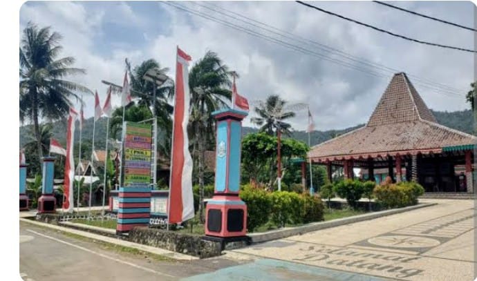 Cerita Wayang Kulit “Babat Wonomarto Cermin Kemakmuran Desa Sidoasri