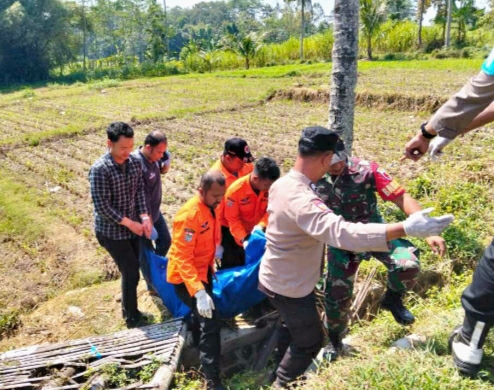 Polisi Selidiki Mayat Pria Bertato Ditemukan Mengambang di Sungai Brantas Malang