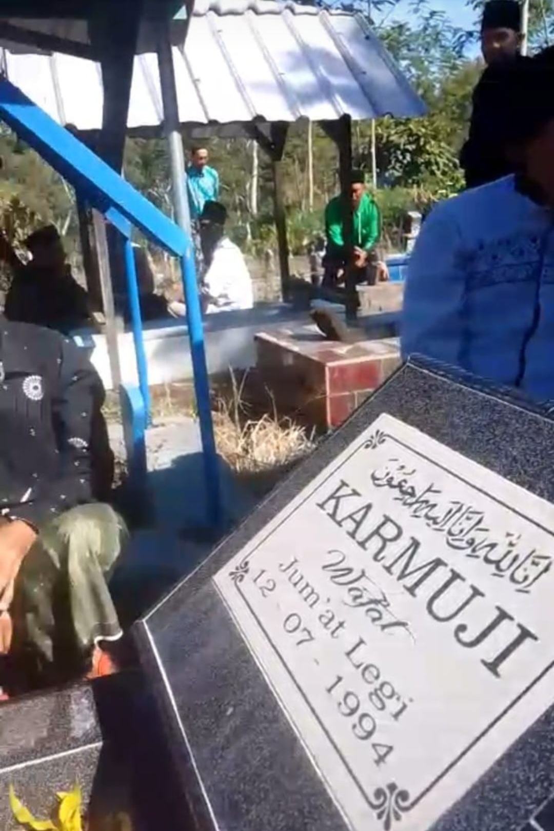 Peringatan HUT Desa Tamansari ke-77, Kades dan Perangkat Ziarah ke Makam Tokoh Masyarakat