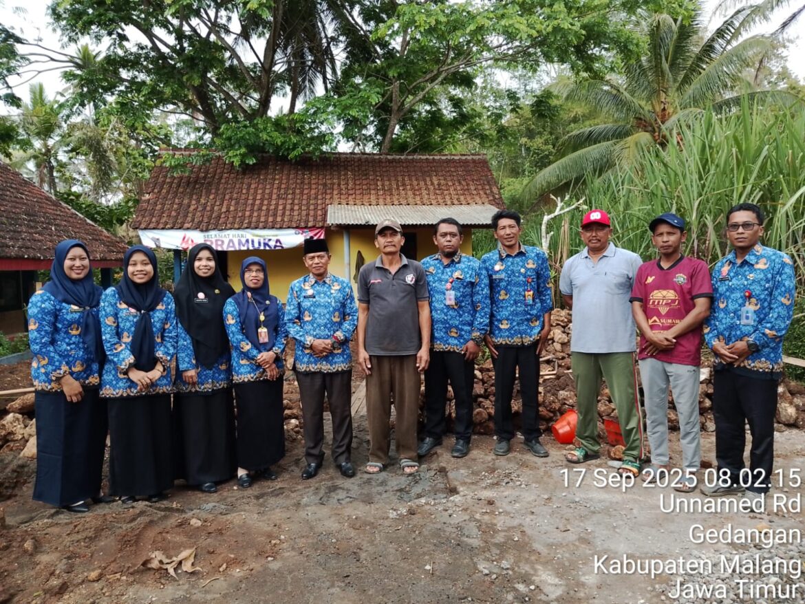 Akhirnya, SDN 6 Sumberejo Dapat Bantuan Perpustakaan dan Smart Board