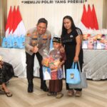 Polres Malang Gelar Khitan Massal Gratis, Puluhan Anak Dapat Bingkisan dan Sembako